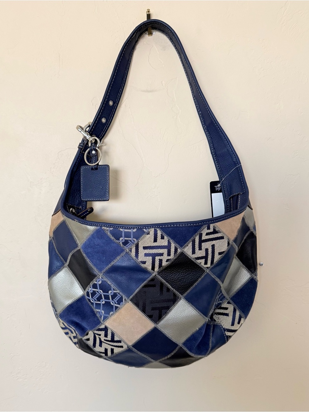 Tignanello genuine leather patchwork hobo shoulder bag in a beautiful mix of nav - Picture 2 of 14